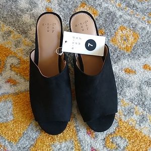 A New Day heeled slides Black